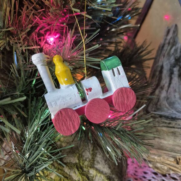 🎄 Set of 2 Vintage Wooden Christmas Toys Ornaments - Train Drum Red Green White - Picture 5 of 6